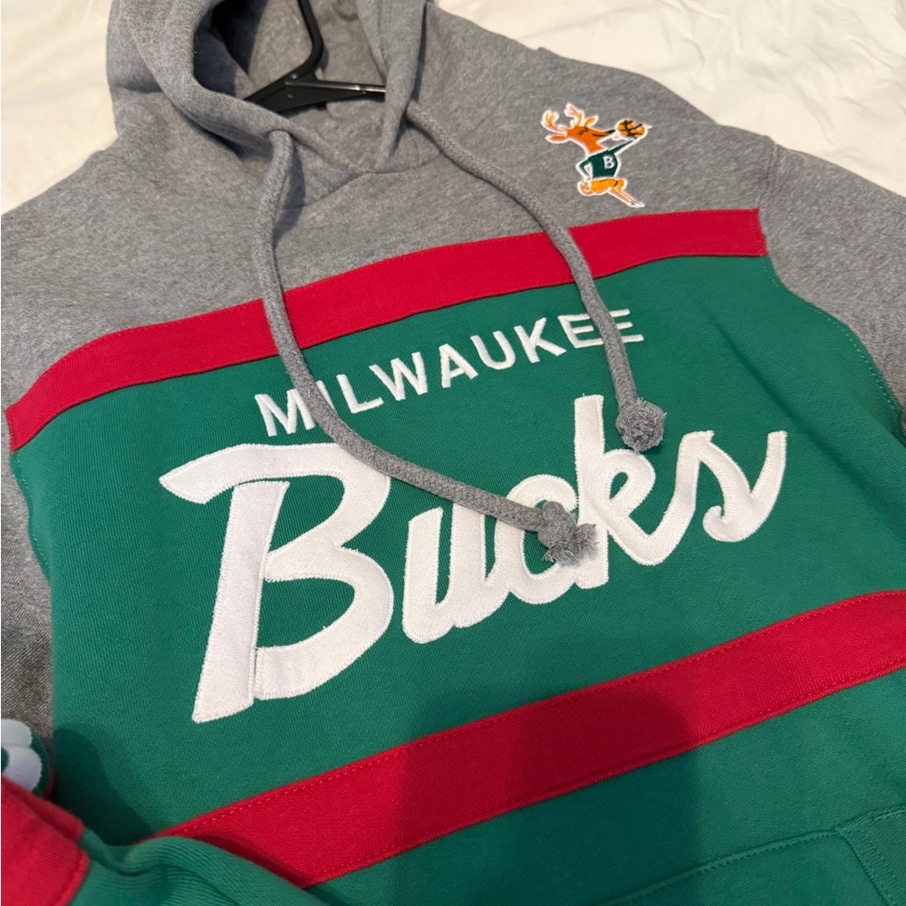 Mitchell & Ness Milwaukee Bucks Green, Gray & Red Zip-Up Sweater